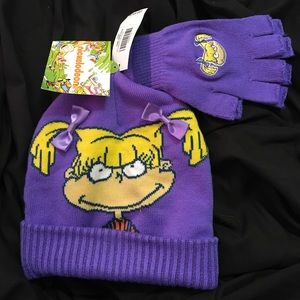 Rugrats Angelica Beanie and Glove set.